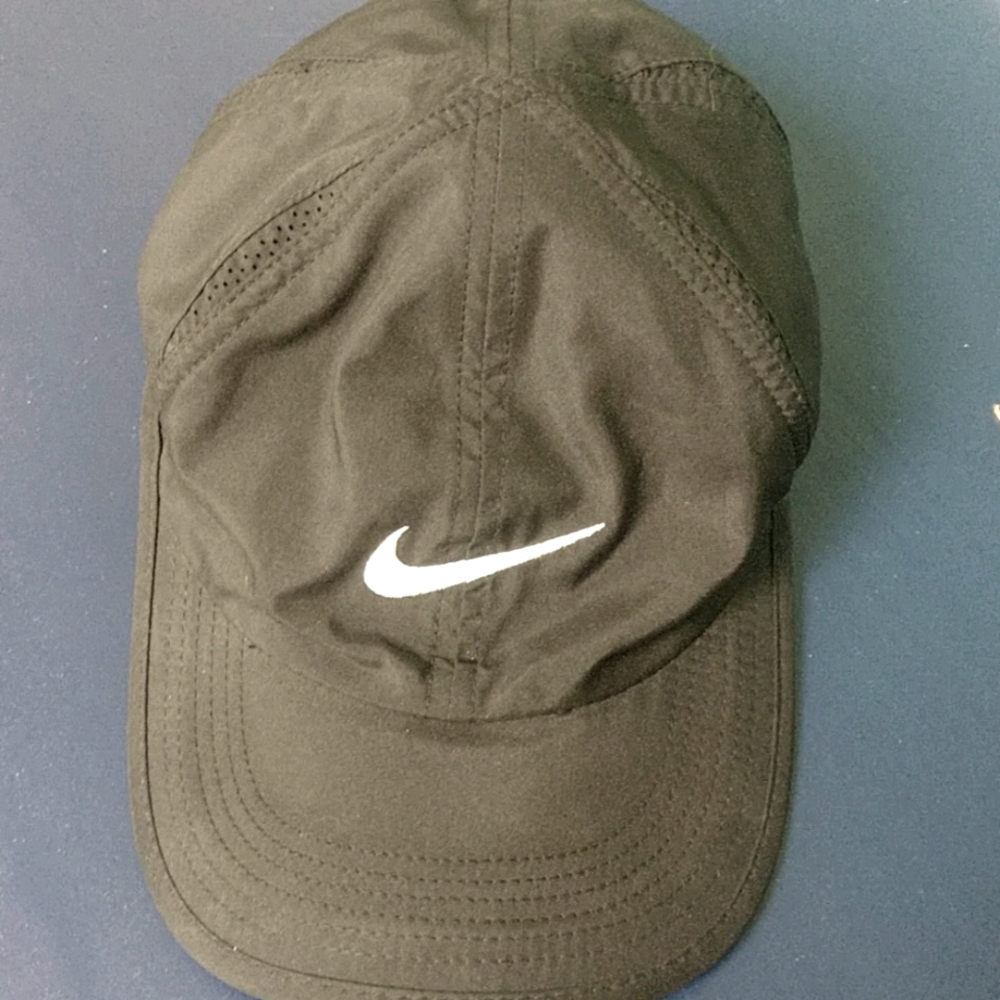Nike Featherlight Dri-fit hat